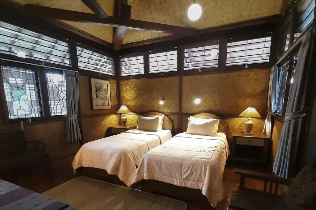 The twin beds of The Suite