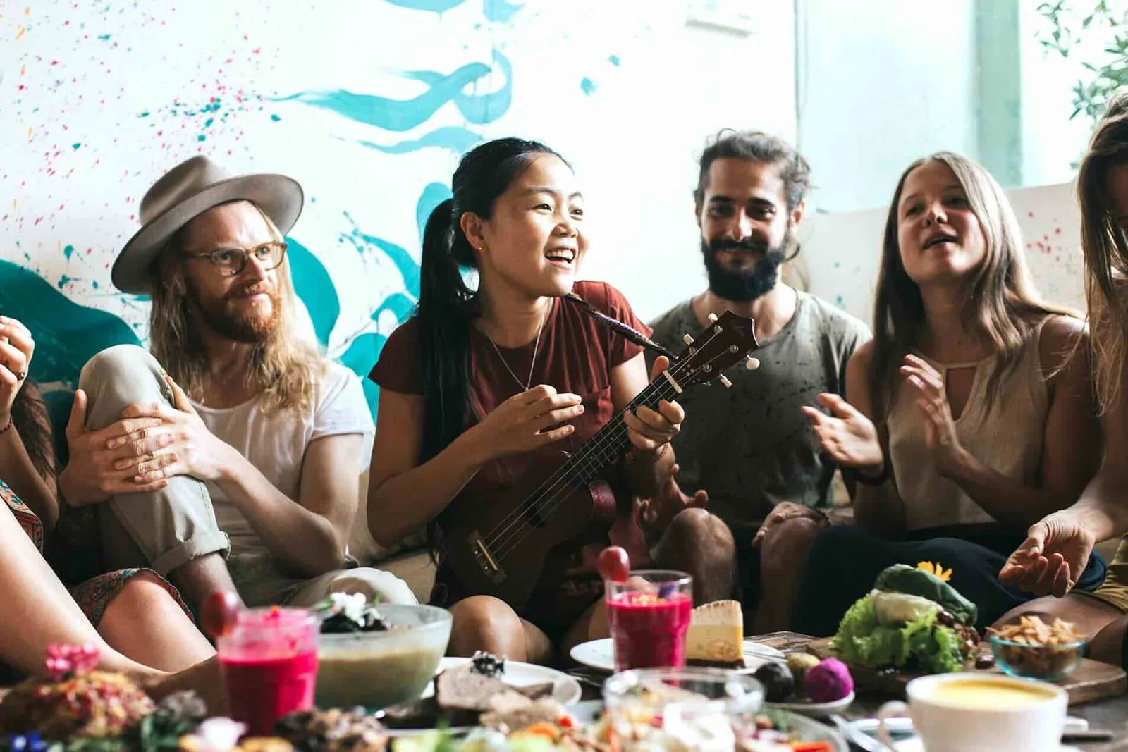 A shared meal with music at the café
